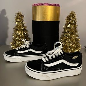 Unisex platform Vans. Worn twice.